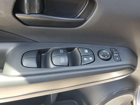 New 2025 Nissan Kicks Play S image 19