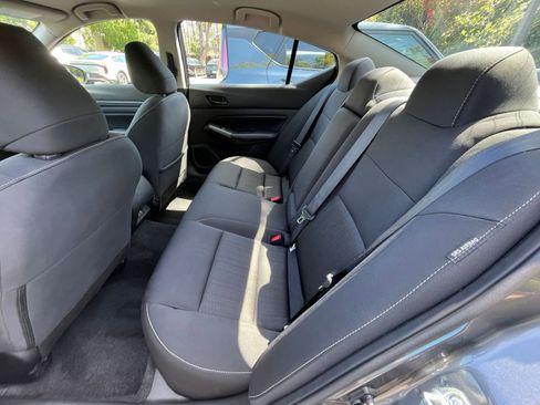 Used 2025 Nissan Altima 2.5 SV FWD image 25