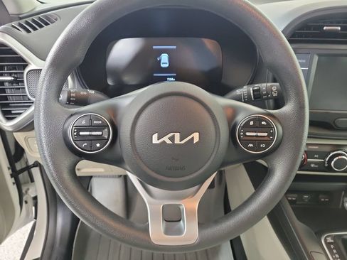 Used 2023 Kia Soul LX FWD image 17