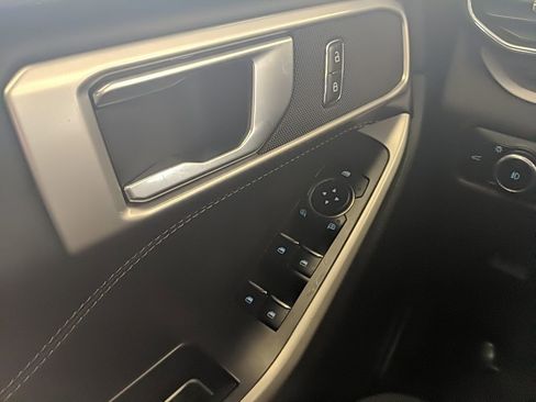 Used 2023 Ford Explorer XLT w/ Equipment Group 202A image 28