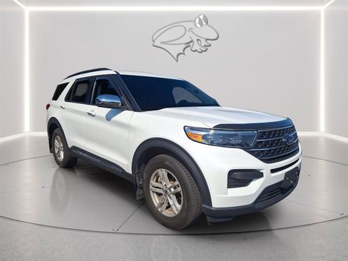 Used 2024 Ford Explorer XLT AWD/4WD image 6