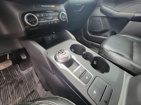 Used 2021 Ford Escape SEL image 23