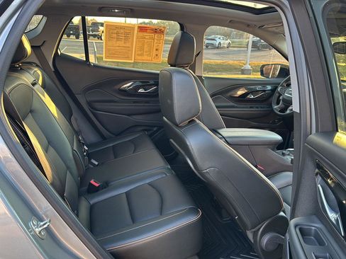 Used 2024 GMC Terrain AT4 image 12