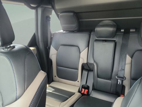 Used 2024 Ford Bronco Wildtrak AWD/4WD image 10