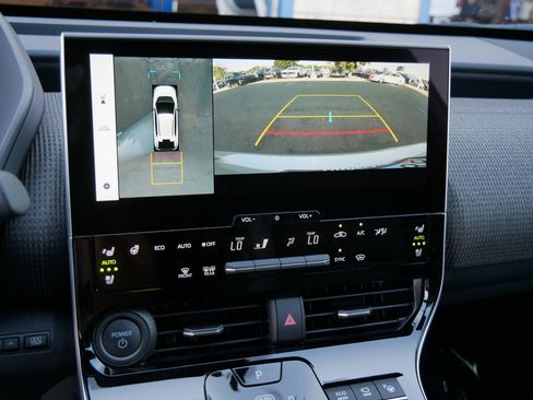 Used 2024 Toyota bZ4X Limited image 33