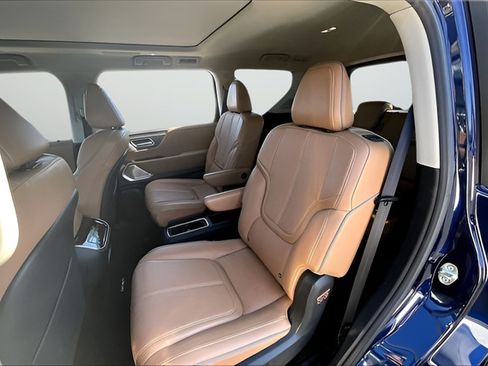 Used 2025 INFINITI QX80 Sensory AWD/4WD image 19