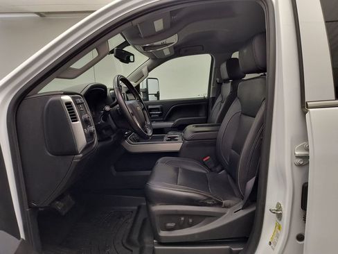 Used 2016 Chevrolet Silverado 2500 LTZ w/ Duramax Plus Package AWD/4WD image 5