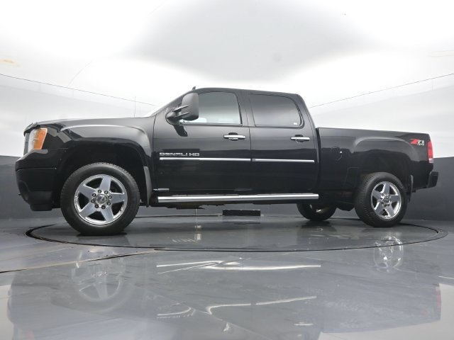 Used 2014 GMC Sierra 2500 Denali w/ Snow Plow Prep Package AWD/4WD image 44