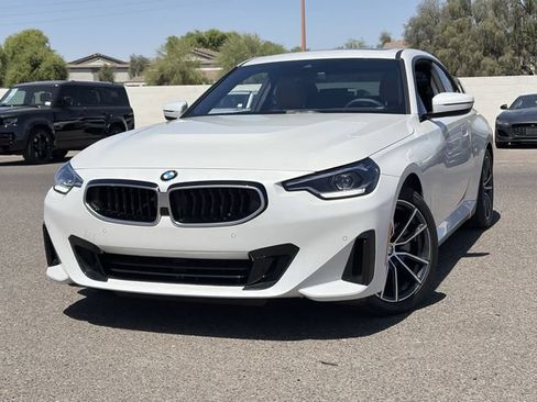 Used 2026 BMW 230i Coupe w/ Convenience Package RWD image 3