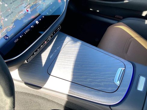 New 2026 Mercedes-Benz E 53 AMG e 4MATIC Sedan image 7