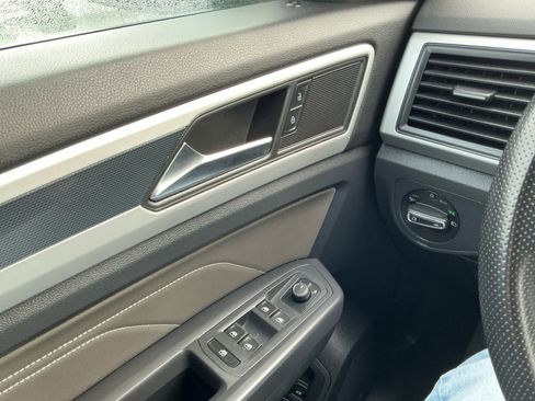 Used 2021 Volkswagen Atlas Cross Sport SE w/ Panoramic Sunroof Package image 20