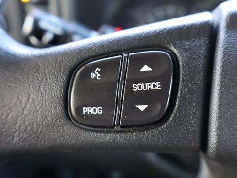 Used 2003 GMC Sierra 1500 SLT w/ SLT Preferred Equipment Group AWD/4WD image 32