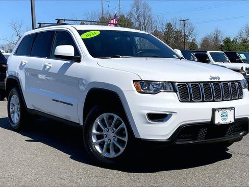 Certified 2021 Jeep Grand Cherokee Laredo AWD/4WD image 2