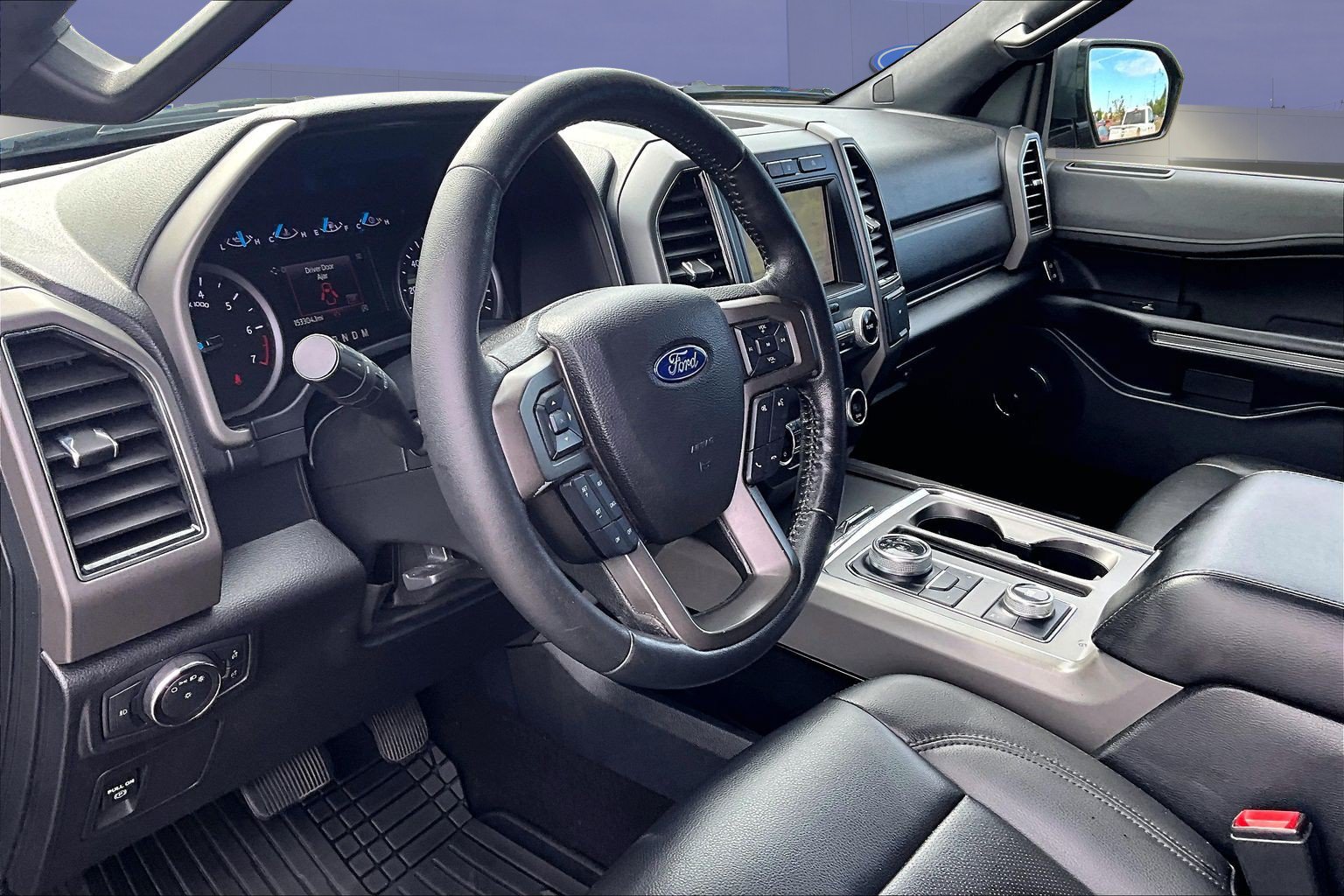 Used 2020 Ford Expedition XLT w/ Equipment Group 201A AWD/4WD image 17