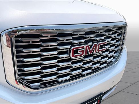 Used 2018 GMC Yukon Denali w/ Open Road Package RWD image 29