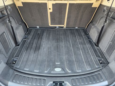 Used 2018 Land Rover Discovery Sport HSE image 35