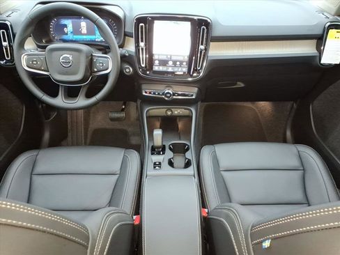 New 2026 Volvo XC40 B5 Core w/ Climate Package image 12