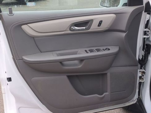 Used 2017 Chevrolet Traverse LT image 11