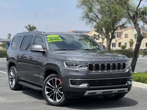 Used 2022 Jeep Wagoneer Series II w/ Premium Group I AWD/4WD image 1