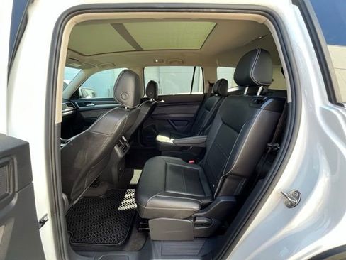 Certified 2023 Volkswagen Atlas SE w/ Panoramic Sunroof Package image 10