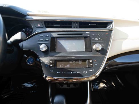 Used 2015 Toyota Avalon XLE Premium FWD image 17