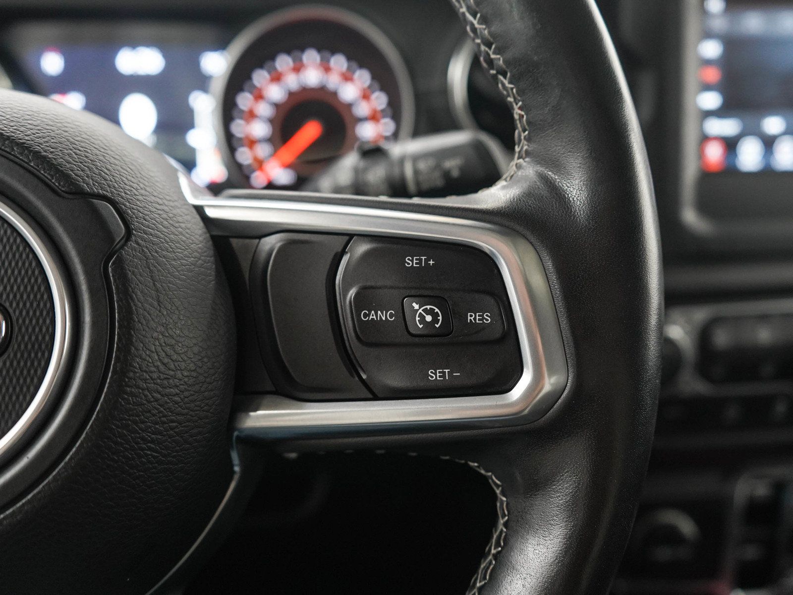 Used 2018 Jeep Wrangler Unlimited Sahara w/ Cold Weather Group AWD/4WD image 26