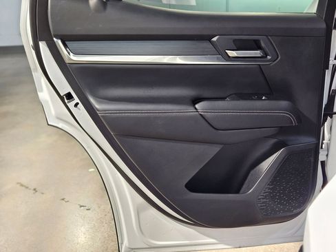 Used 2025 GMC Terrain Elevation image 33