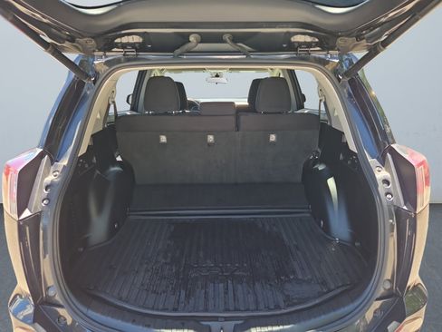 Used 2018 Toyota RAV4 XLE w/ Convenience Package AWD/4WD image 15