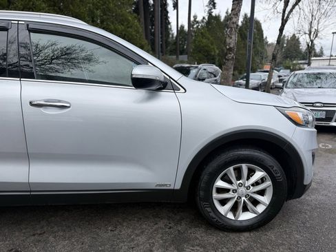 Used 2017 Kia Sorento LX image 13