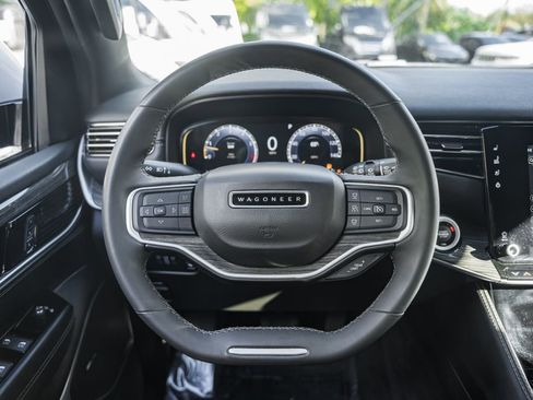 Used 2022 Jeep Wagoneer Series III image 27