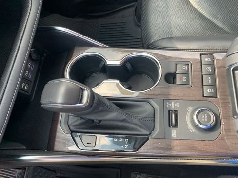 Used 2022 Toyota Highlander Limited image 22