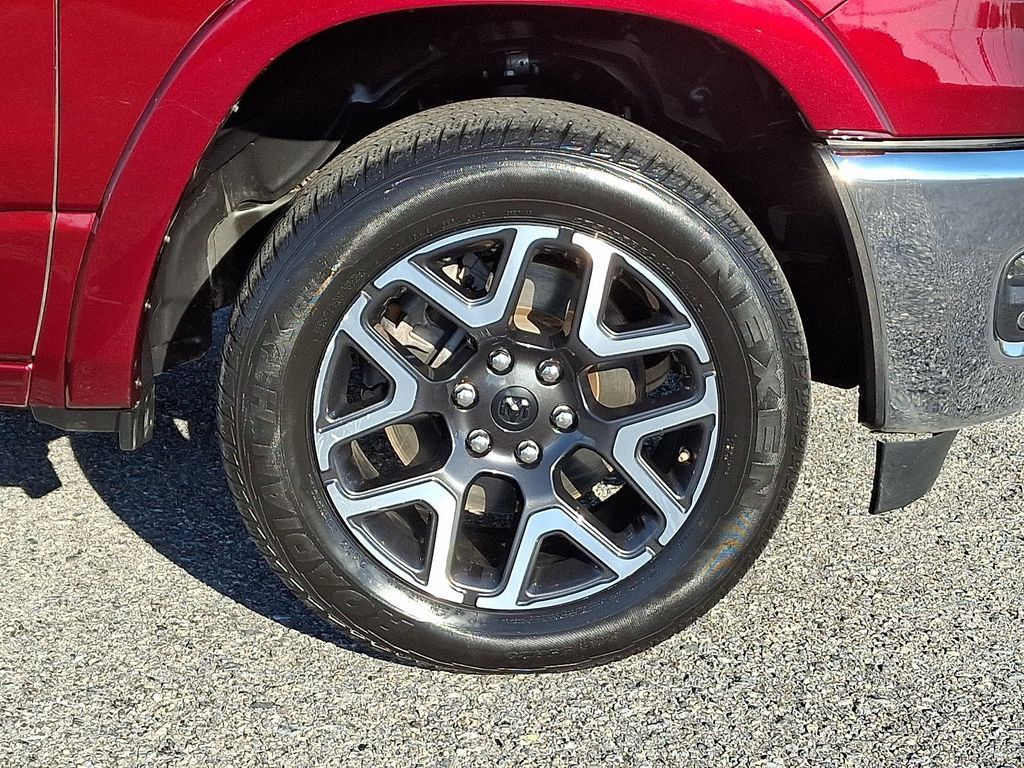 Used 2025 RAM 1500 Laramie AWD/4WD image 14