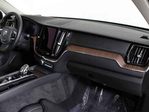 Certified 2023 Volvo XC60 B5 Ultimate image 22