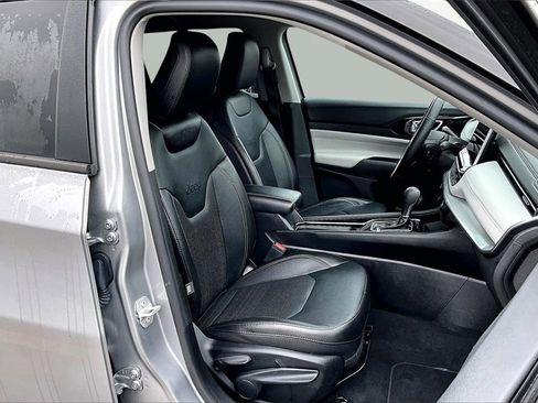 Used 2022 Jeep Compass Limited image 7