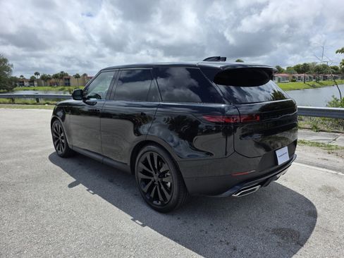 New 2026 Land Rover Range Rover Sport SE AWD/4WD image 2