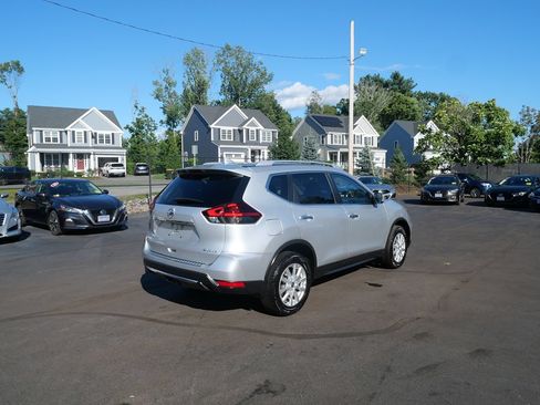 Used 2018 Nissan Rogue SV AWD/4WD image 6