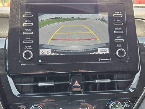 Used 2022 Toyota Camry SE w/ Convenience Package FWD image 17