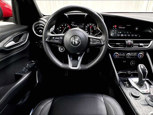 Used 2022 Alfa Romeo Giulia Sprint RWD image 15