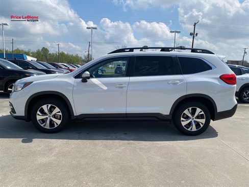 Used 2022 Subaru Ascent Premium w/ Convenience Package image 4