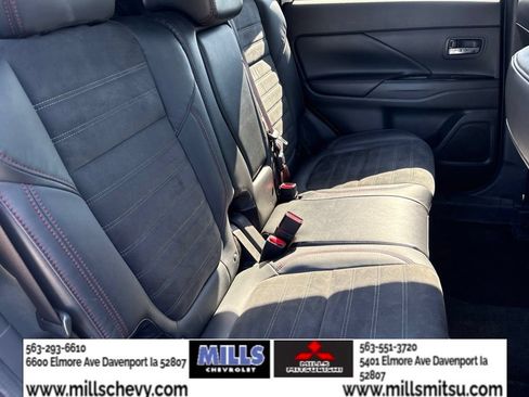 Used 2020 Mitsubishi Outlander LE AWD/4WD image 16