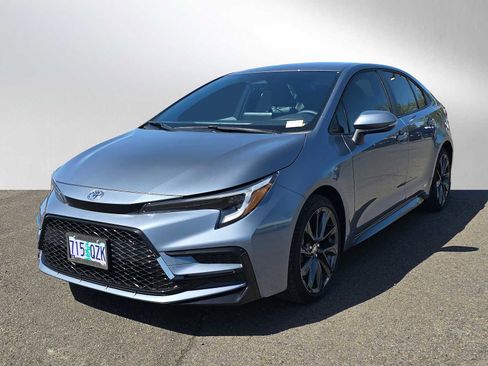 Used 2026 Toyota Corolla SE AWD/4WD image 8