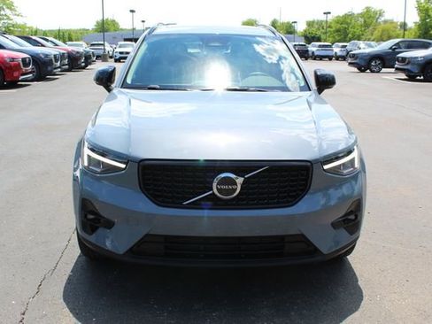 Certified 2023 Volvo XC40 B5 Plus w/ Climate Package AWD/4WD image 10