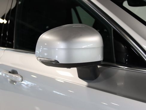 Used 2022 Volvo XC90 T6 Momentum w/ Advanced Package image 8