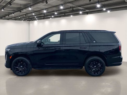 Used 2021 Cadillac Escalade Sport w/ Driver Assist Tech Package AWD/4WD image 4