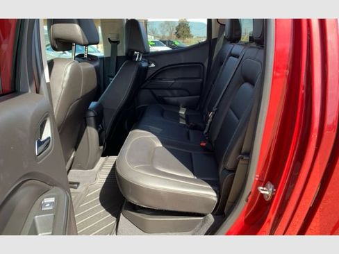 Used 2018 GMC Canyon SLT image 16