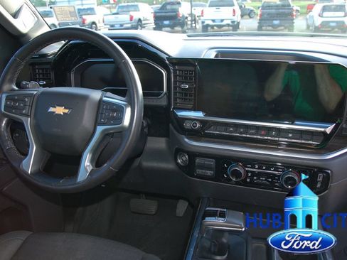 Used 2022 Chevrolet Silverado 1500 LT RWD image 19