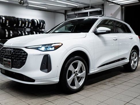 Used 2025 Audi Q5 Premium Plus image 3