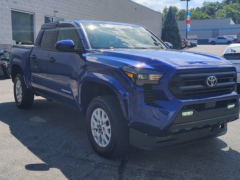 Certified 2024 Toyota Tacoma SR5 AWD/4WD image 4