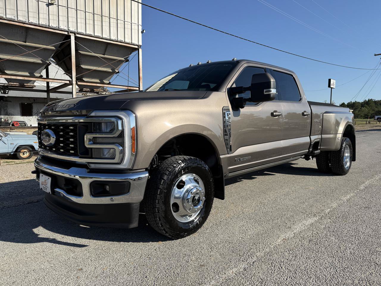 Used 2023 Ford F350 Lariat w/ Lariat Ultimate Package AWD/4WD image 1