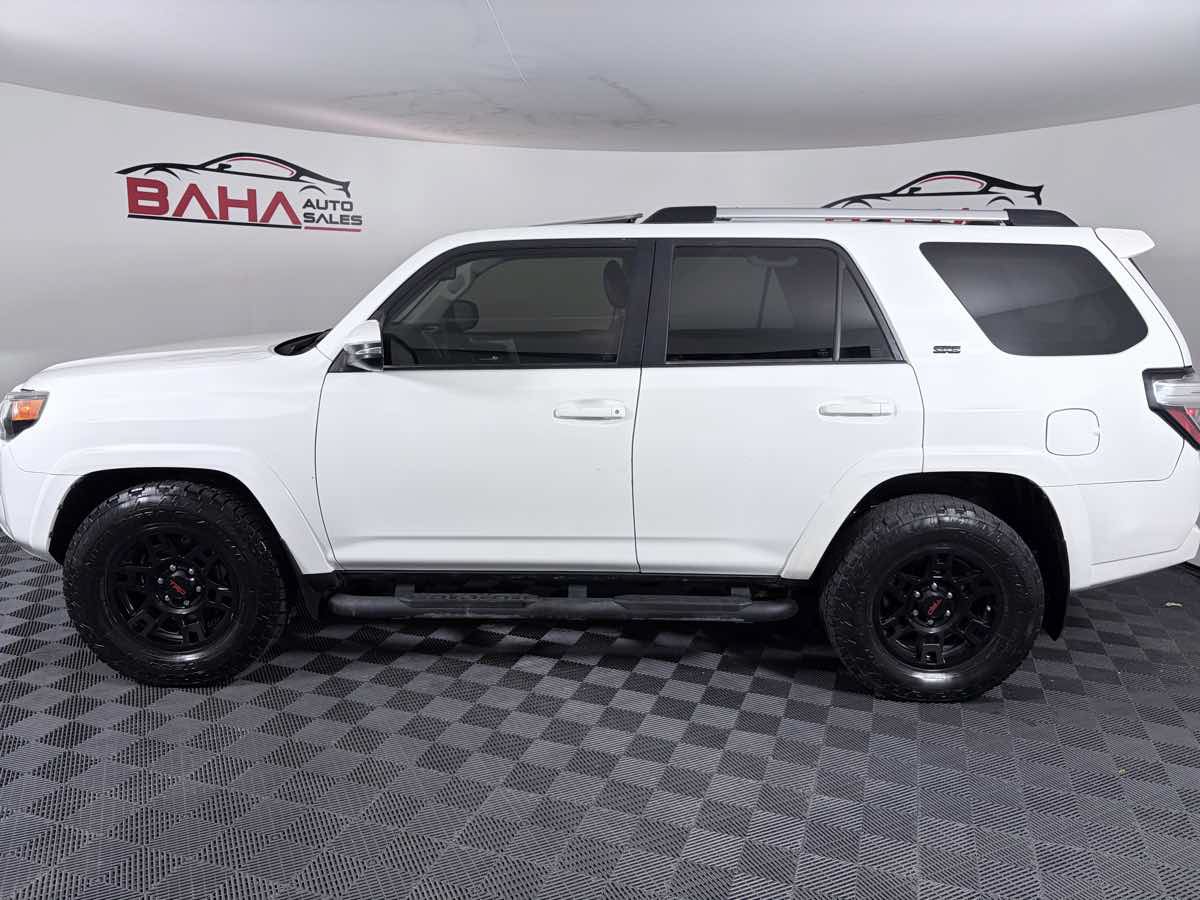 Used 2021 Toyota 4Runner SR5 Premium w/ Moonroof Package RWD image 3